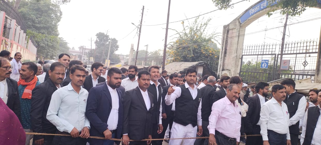 Advocates took to the streets in protest against lathi charge in Ghaziabad