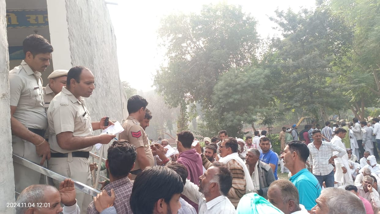 90 percent DAP distributed in Sirsa, official said - stock is over, only those whose tokens have been cut will get fertilizer, others should not come