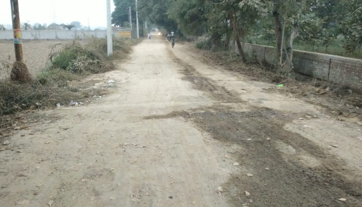 Construction of 5.5 kilometer road is being done at a cost of Rs 4.60 crore.
