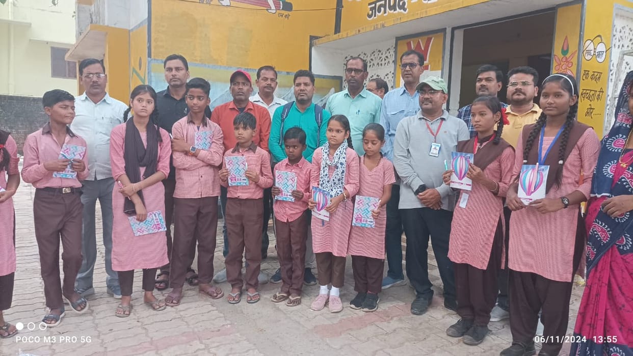 Anamta, Kamal, Ashish and Swati stood first in Hindi dictation