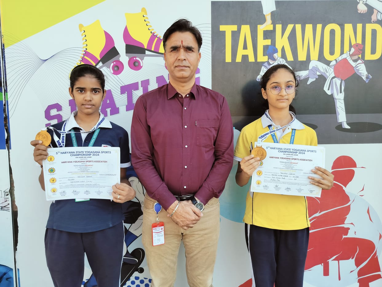 Navya and Tanishka won gold medal in yoga competition