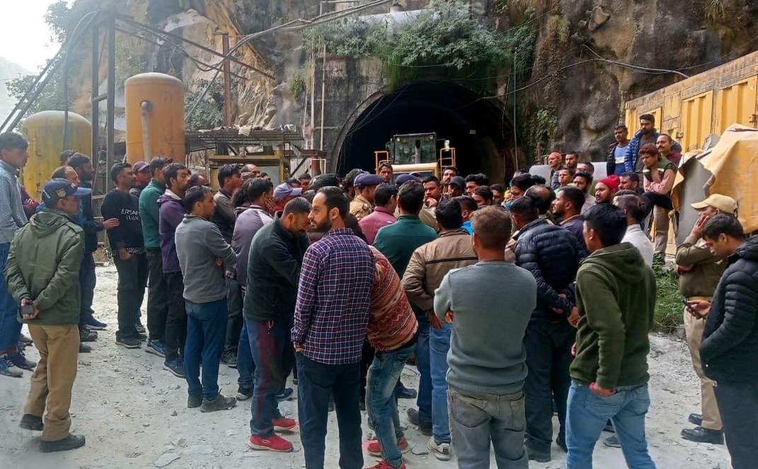 Demand to search for missing employee, villagers stopped project work