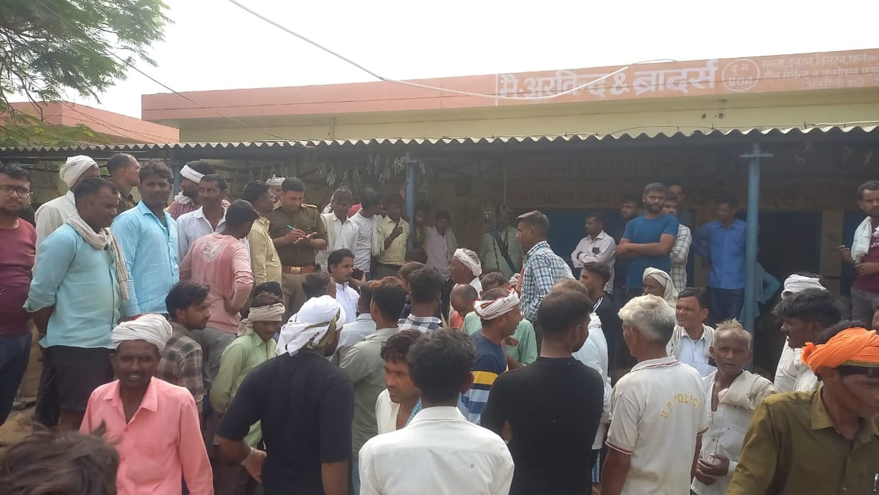 Farmers created ruckus in Atrauli Mandi Committee Aligarh