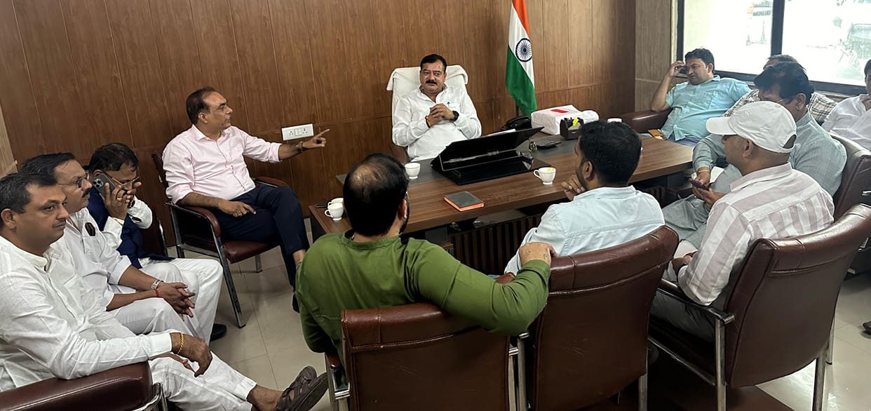 Allegations of negligence in development works, councilors open front