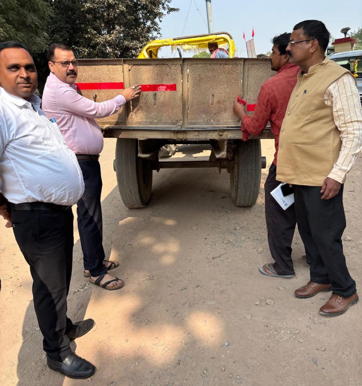 Retro-reflector tape will have to be mandatorily installed on vehicles in fog