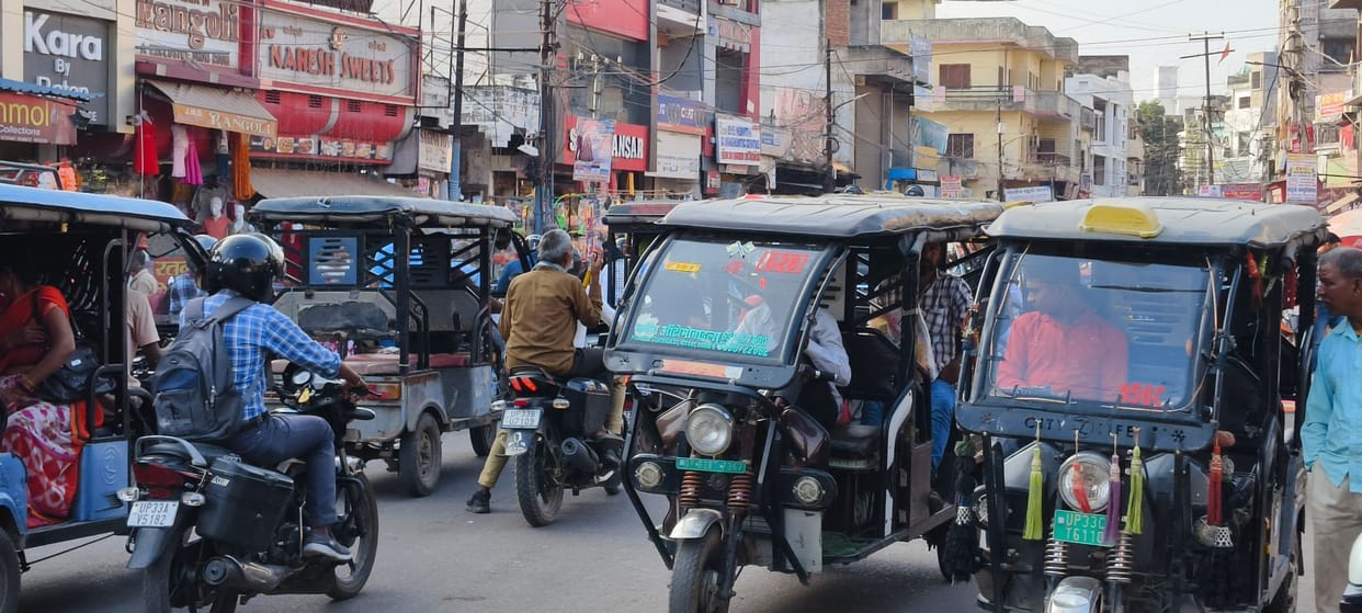 Now e-rickshaws will run on six routes only, will get relief from jam