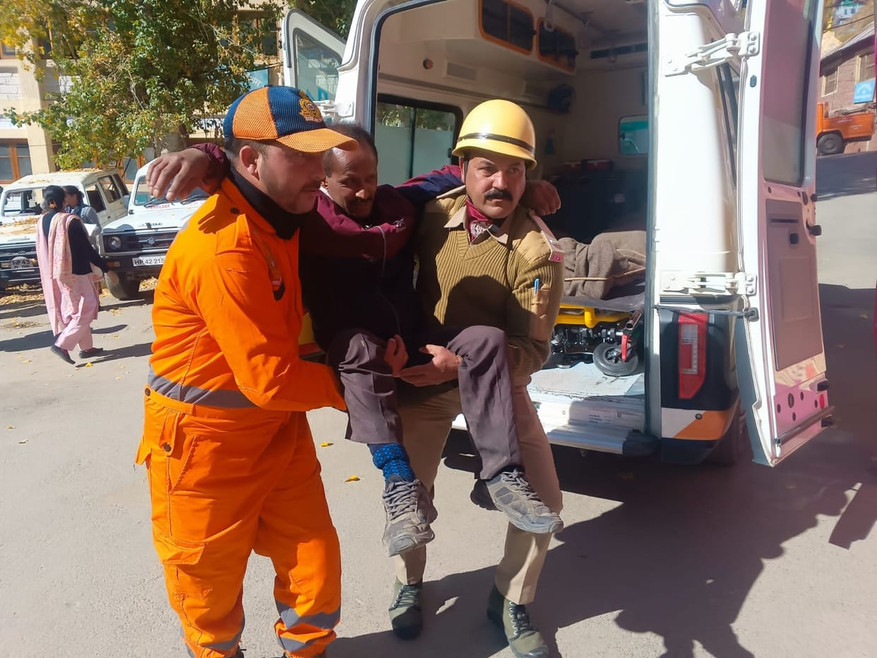 Mockdrill... Earthquake hits Lahaul, six people trapped, 4 injured due to landslide