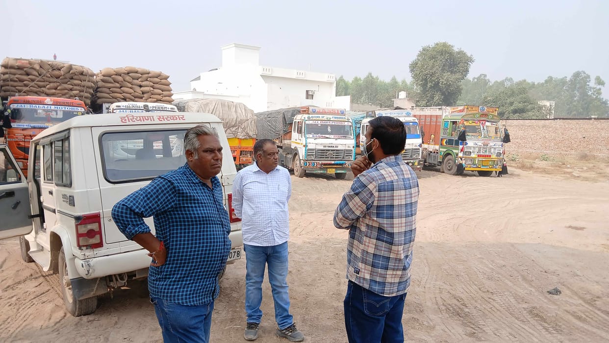 Market Committee team caught seven trucks of rice coming from outside states.
