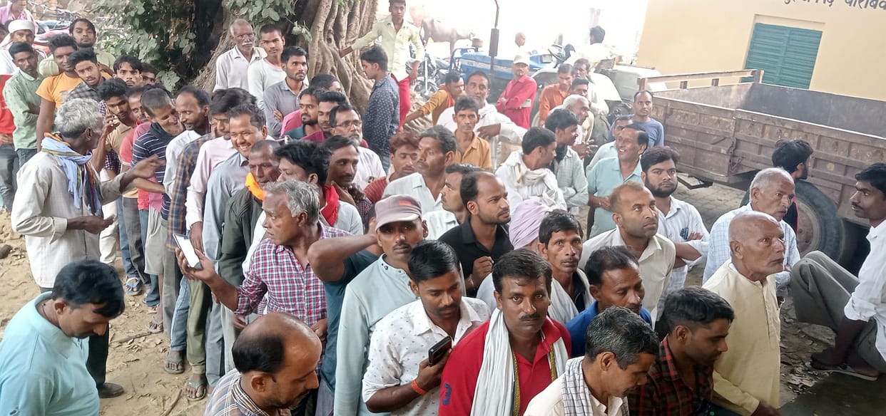 Police had to be deployed on committees for fertilizer distribution