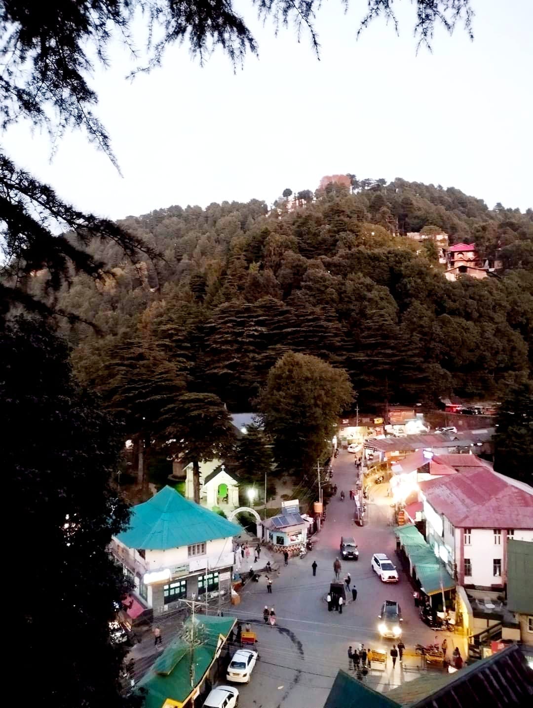 tourist who came to Dalhousie from Mumbai died in a hotel