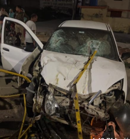 One killed, four injured as car collides with divider on highway