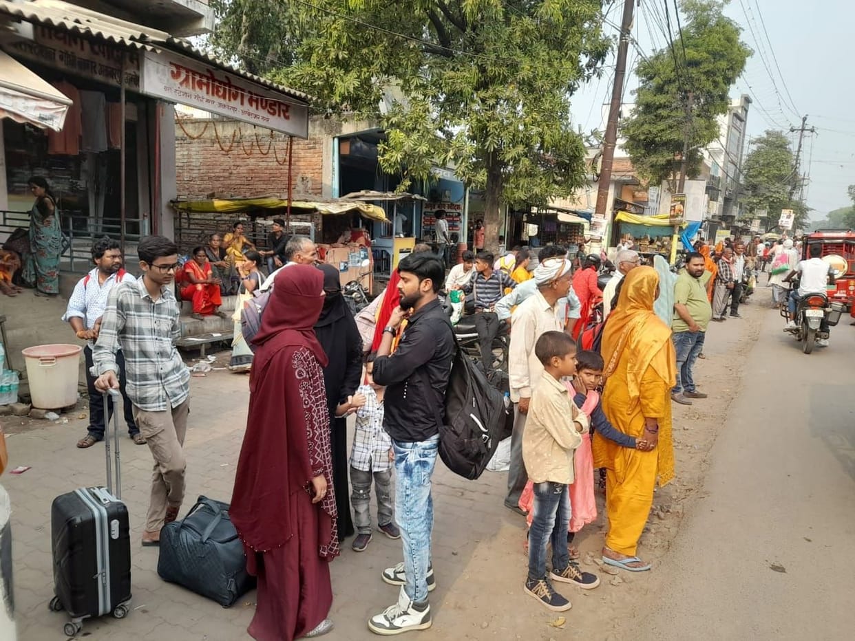 Passengers kept wandering while waiting for buses
