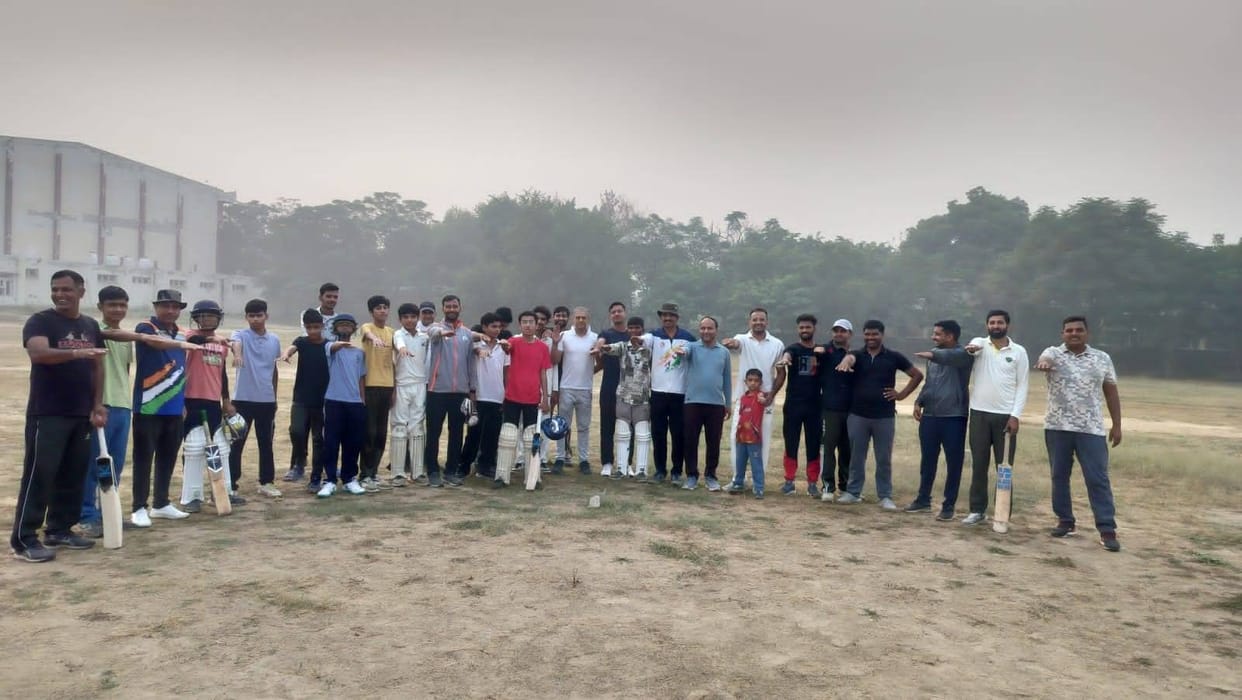 Doctors played cricket match with the youth, appealed to stay away from drugs and join sports.