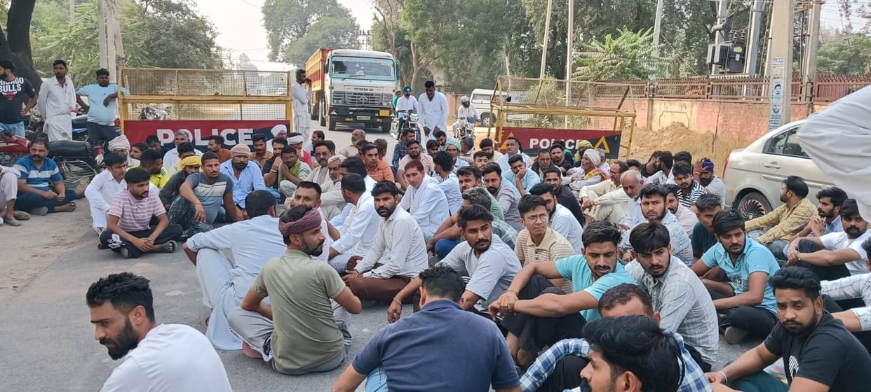 The only brother of two sisters died, family members accused him of murder and blocked the road for three hours