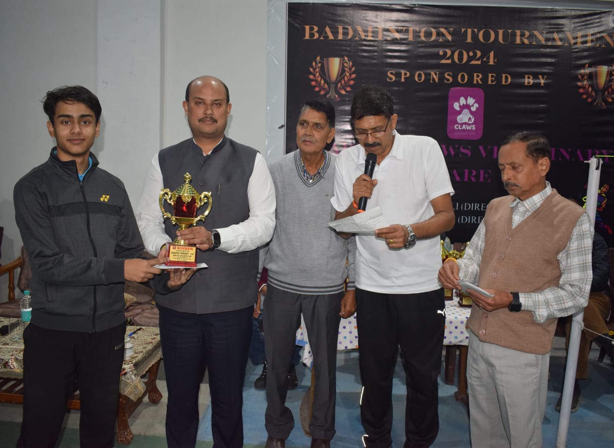 Deewane Club Harchakkiyan in Kabaddi, Shahpur won the trophy in Volleyball