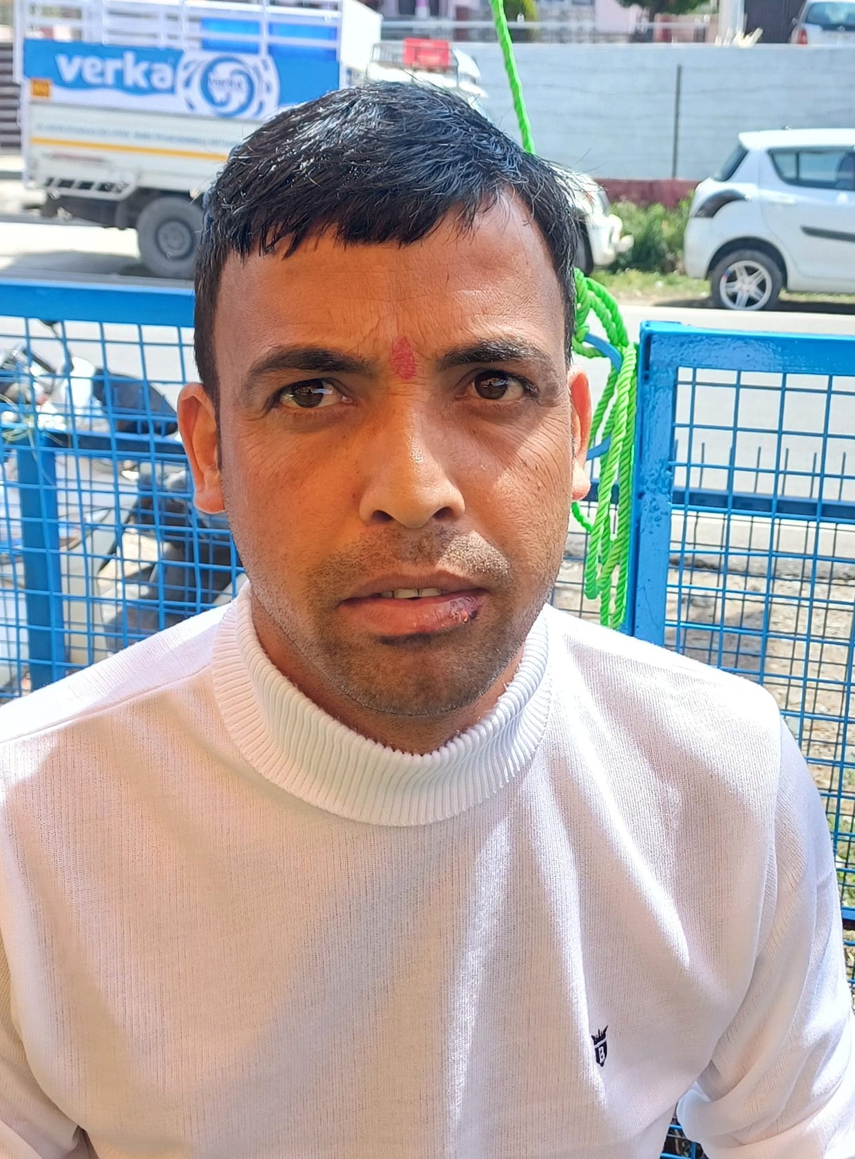 Sister along with daughter and young man withdrew Rs 10.5 lakh from brother's account