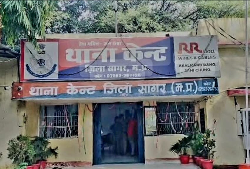 A minor was lured and forced into a sleeper bus on the way to Indore: Police arrested