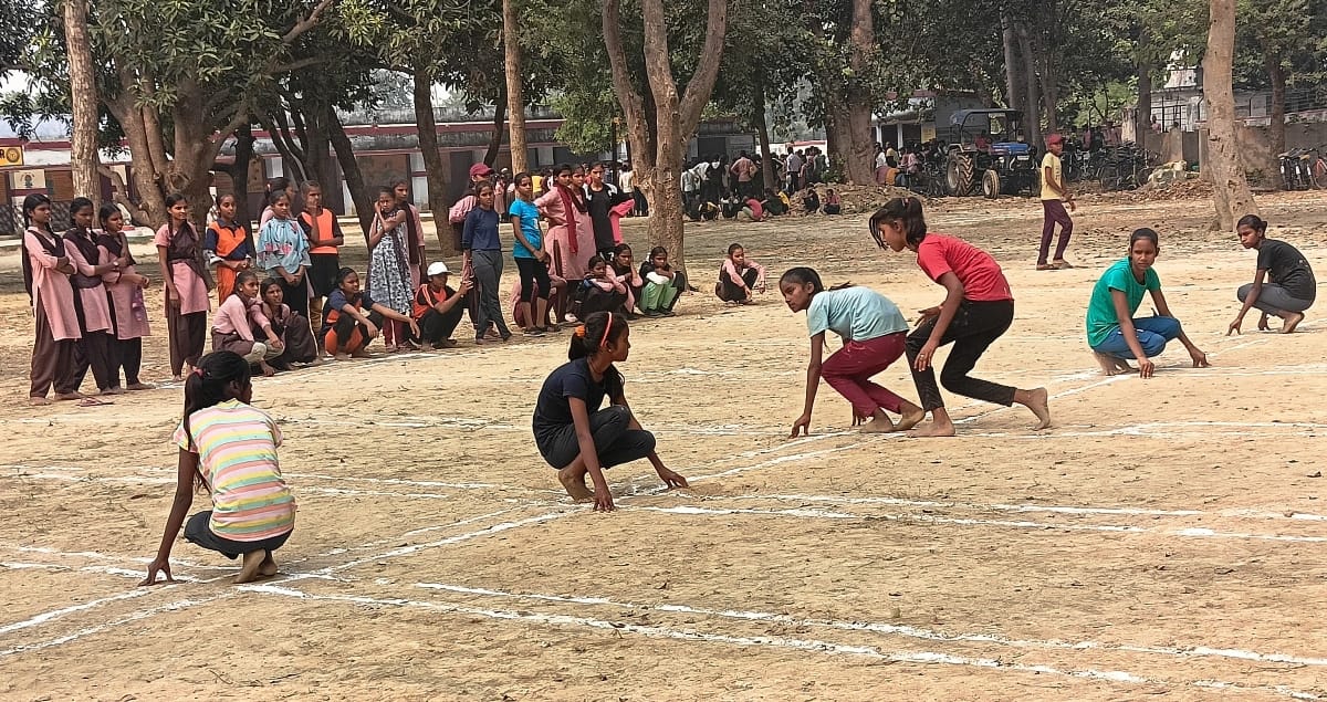 Gulfam and Muskaan won in 100 meter race
