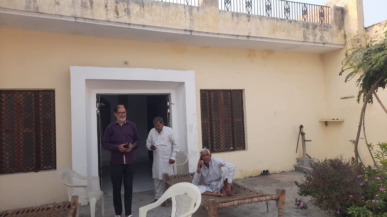 Theft of lakhs by breaking the lock of the locked house of former special secretary