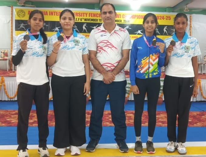 MDU won bronze medal in fencing