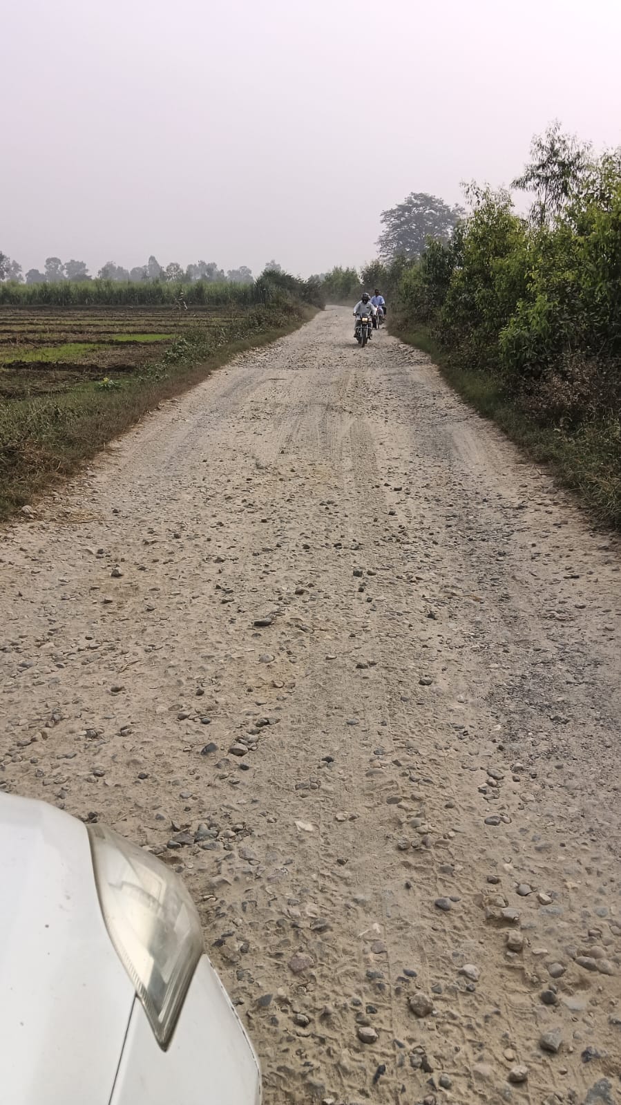Sirsa-Bahedi road in bad condition, people of 15 villages troubled
