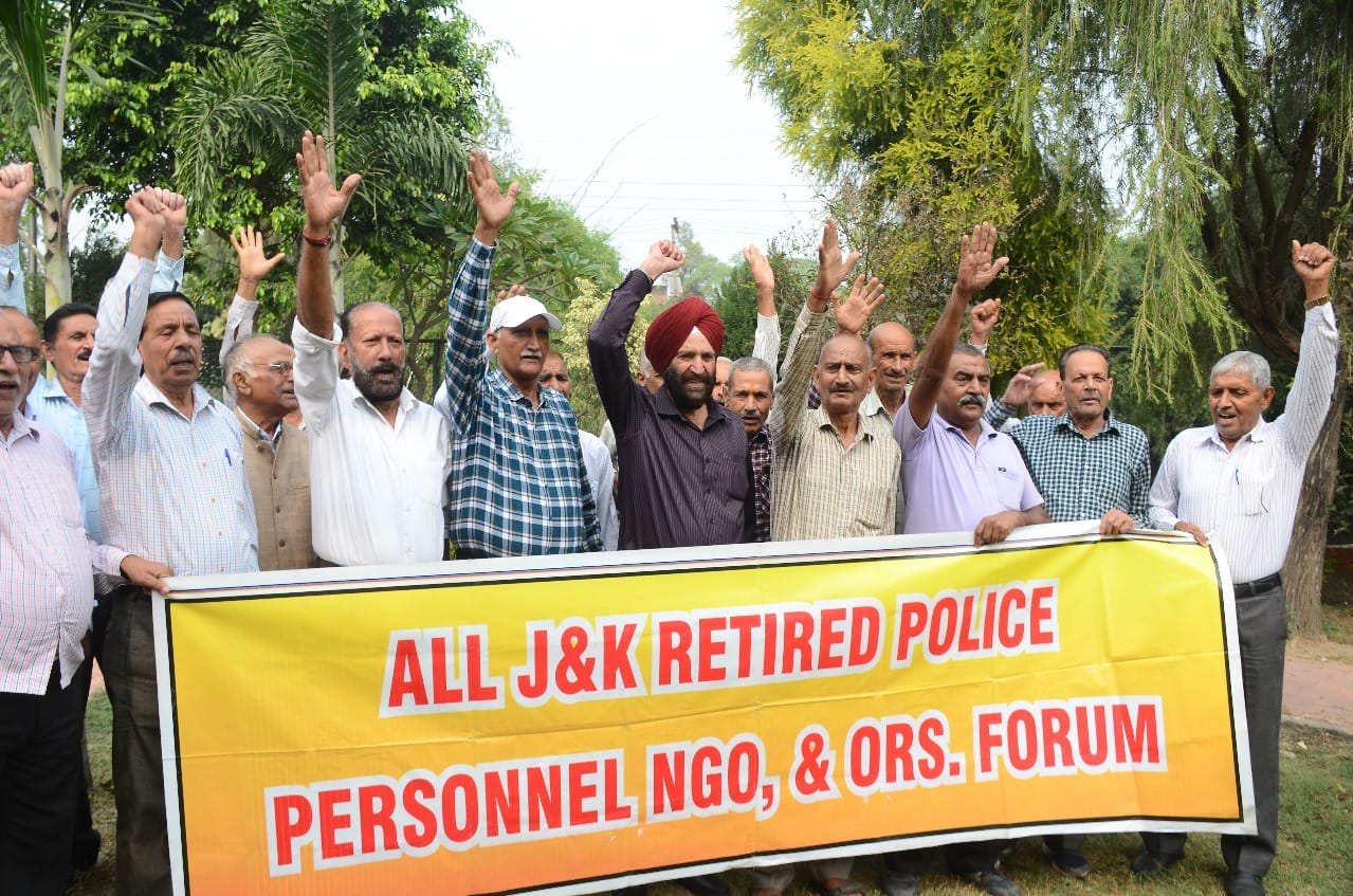 Retired Police Personal Forum Held Protest