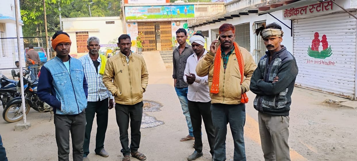 Damoh Tractor crushes innocent child; family members allege not to take 108 to Jabalpur; girl commits suicide