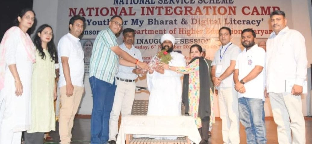 Important contribution of volunteers in nation building: Mahant Rajendra Das