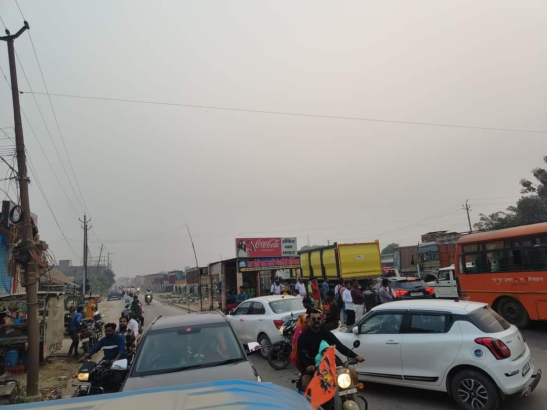 When released from diversion, vehicles remained stuck in the jam for hours.
