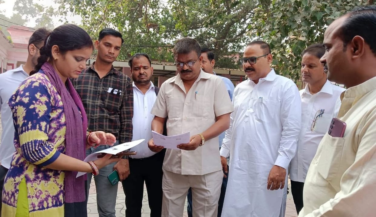 Anger expressed against the murder of a girl in Agra