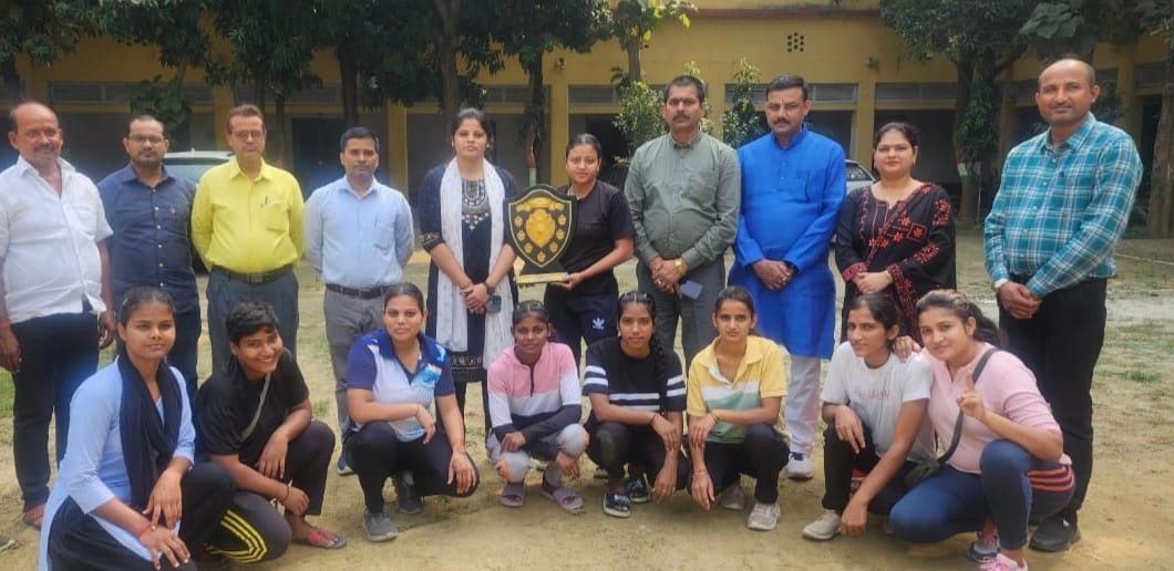 Winning women's Kabaddi team honored in college