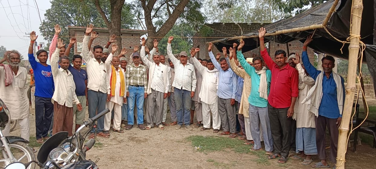 Flood victims angry over not getting compensation staged protest