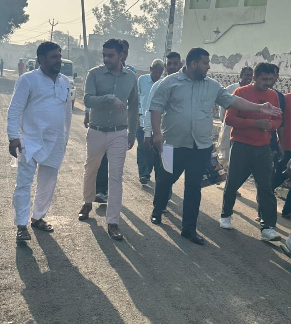 Road breaking due to construction in Bahu Akbarpur, DC sets up investigation