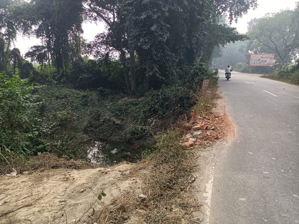 The tanker had fallen through a culvert, neither a culvert was built nor a signal was installed.