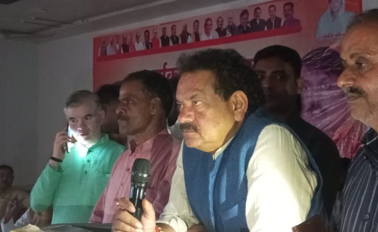 SP Singh Baghel said, iron cuts iron, poison kills poison.