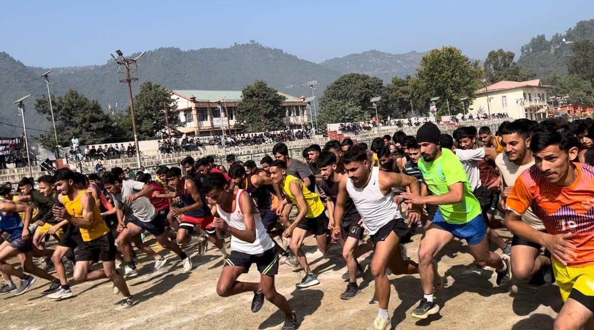 Suresh winner in 1600 meter race