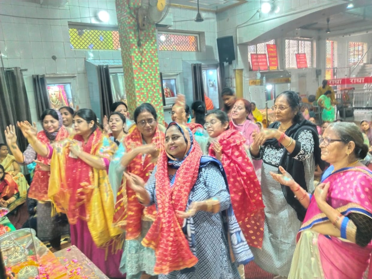 After proper worship of Laddu Gopal and Radharani, Bhajan-Kirtan was done