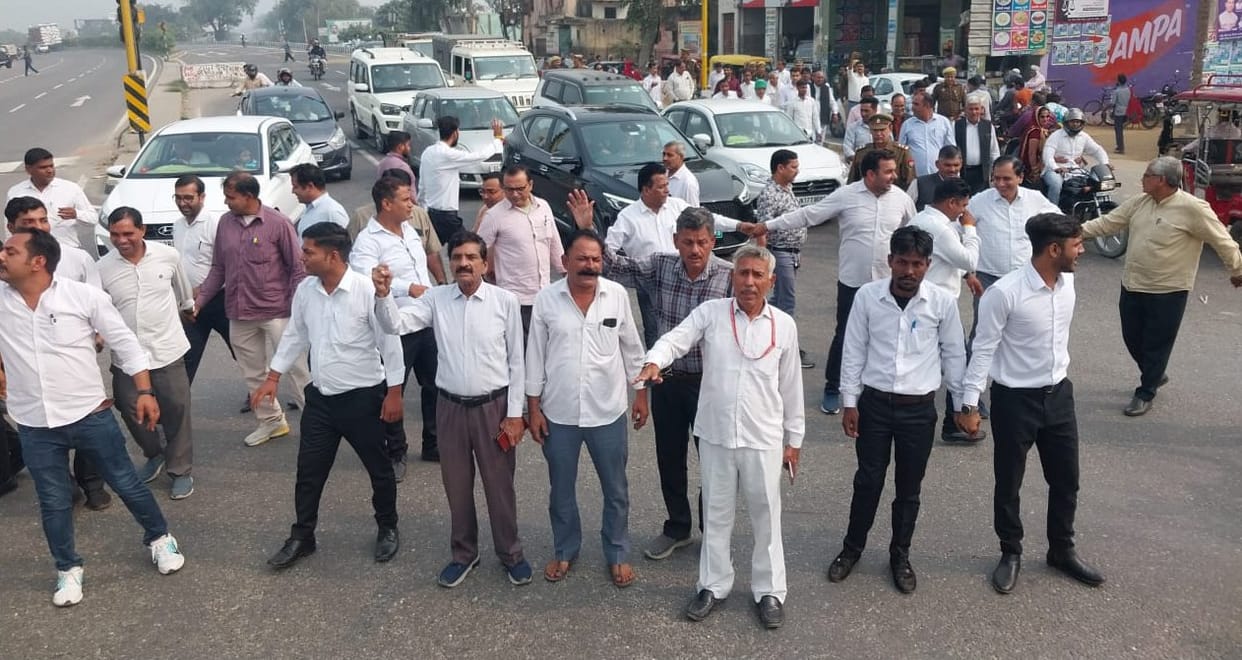 Highway blocked by closing registry office