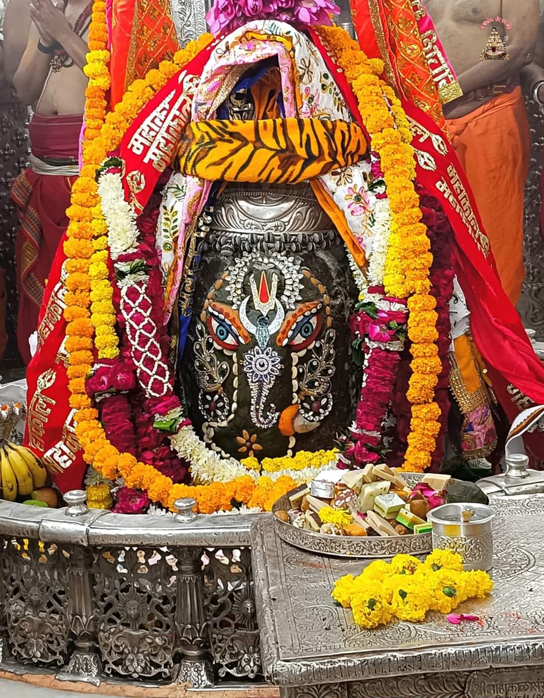 Baba Mahakal dressed in the form of Shri Ganesh in Wednesday's Bhasmarti