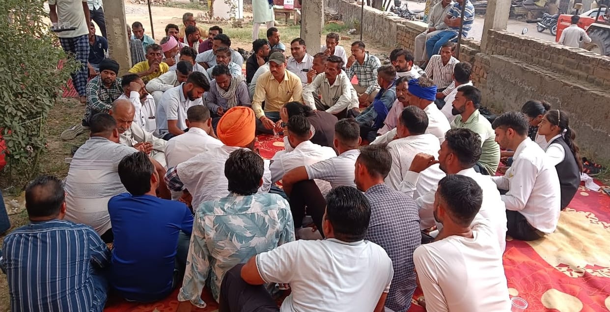 Expressed anger at police administration not taking action in Mahapanchayat in Malikpur