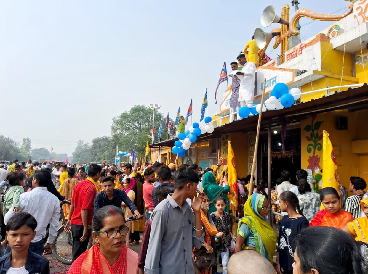 Devotees of Khatu Shyam took out Nishan Yatra from city to countryside