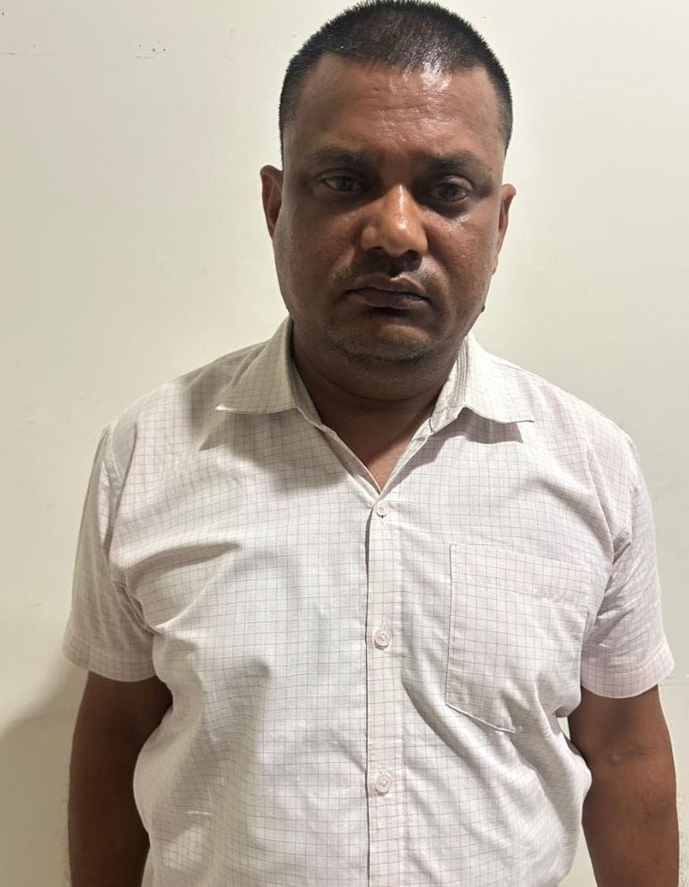 Two fraudsters who cheated by posing as Chief Minister's Secretary and Joint Secretary arrested