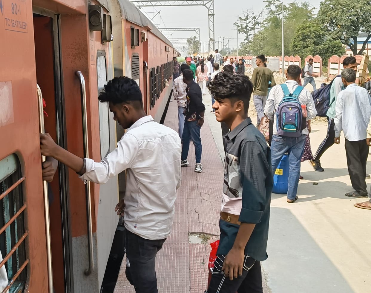 Jansadharan Express arrived 12 hours late
