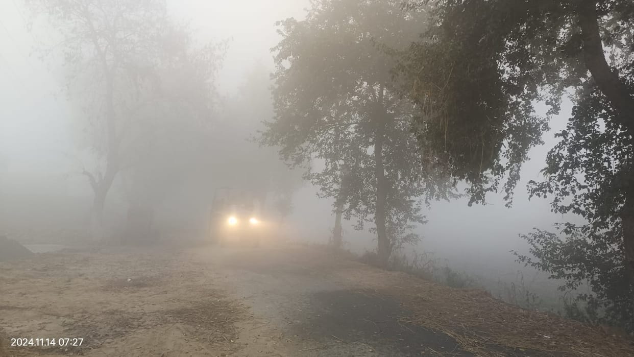 Sirsa wrapped in fog, visibility in rural areas was around 10 meters, minimum temperature dropped by 1.8 degrees.