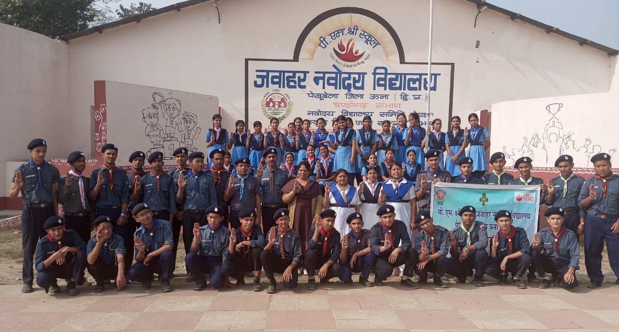 Scouts and Guides Learn Tricks at Presidential Awards Pre-Tasting Camp