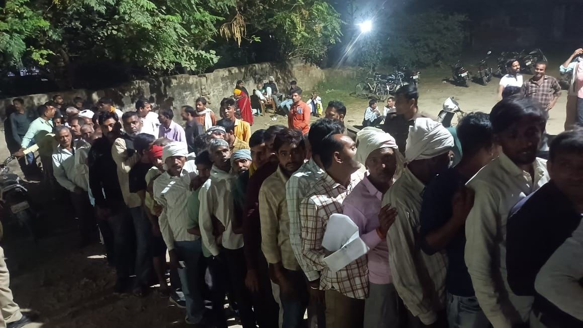 Commotion over fertiliser, farmer's hand broken in scuffle