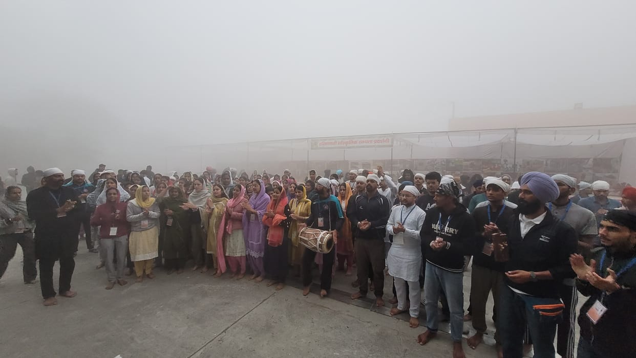 Prabhat Pheri taken out on the occasion of Prakash Parv of Guru Nanak Dev