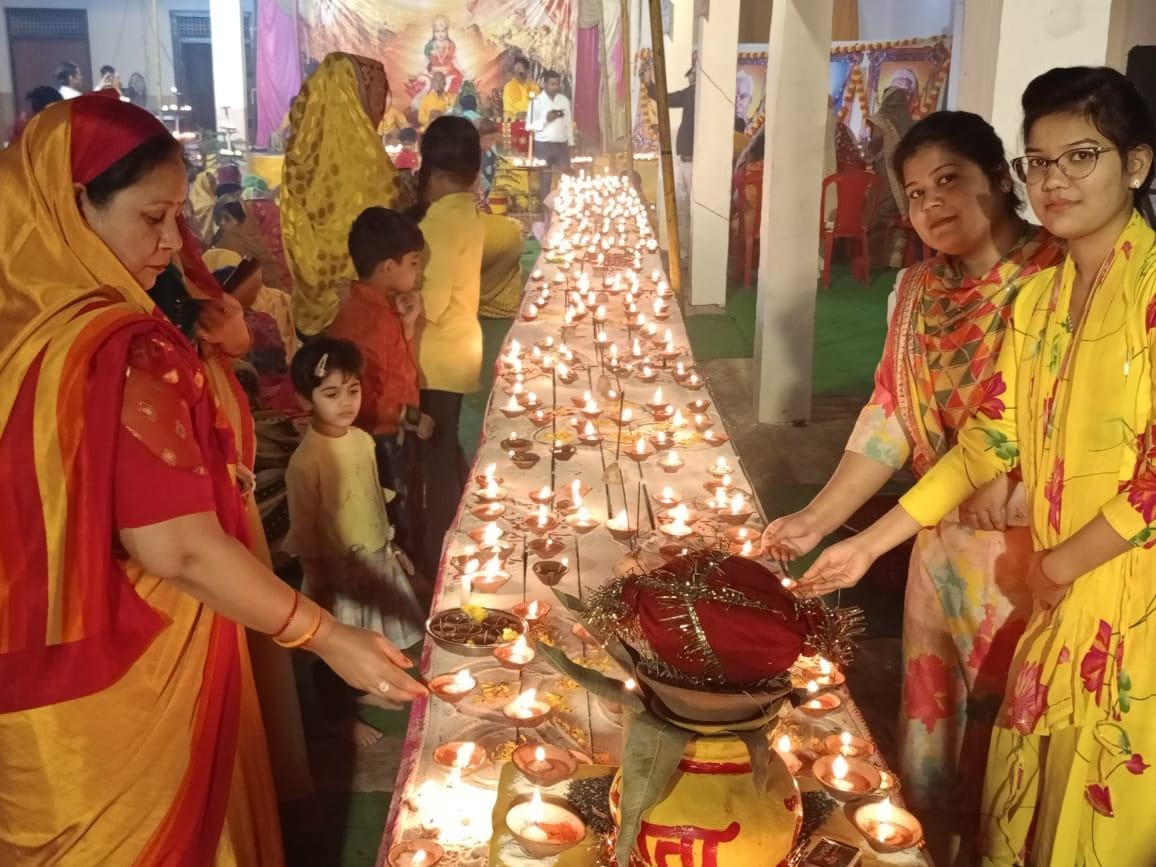 Gayatri family is trying to involve women
