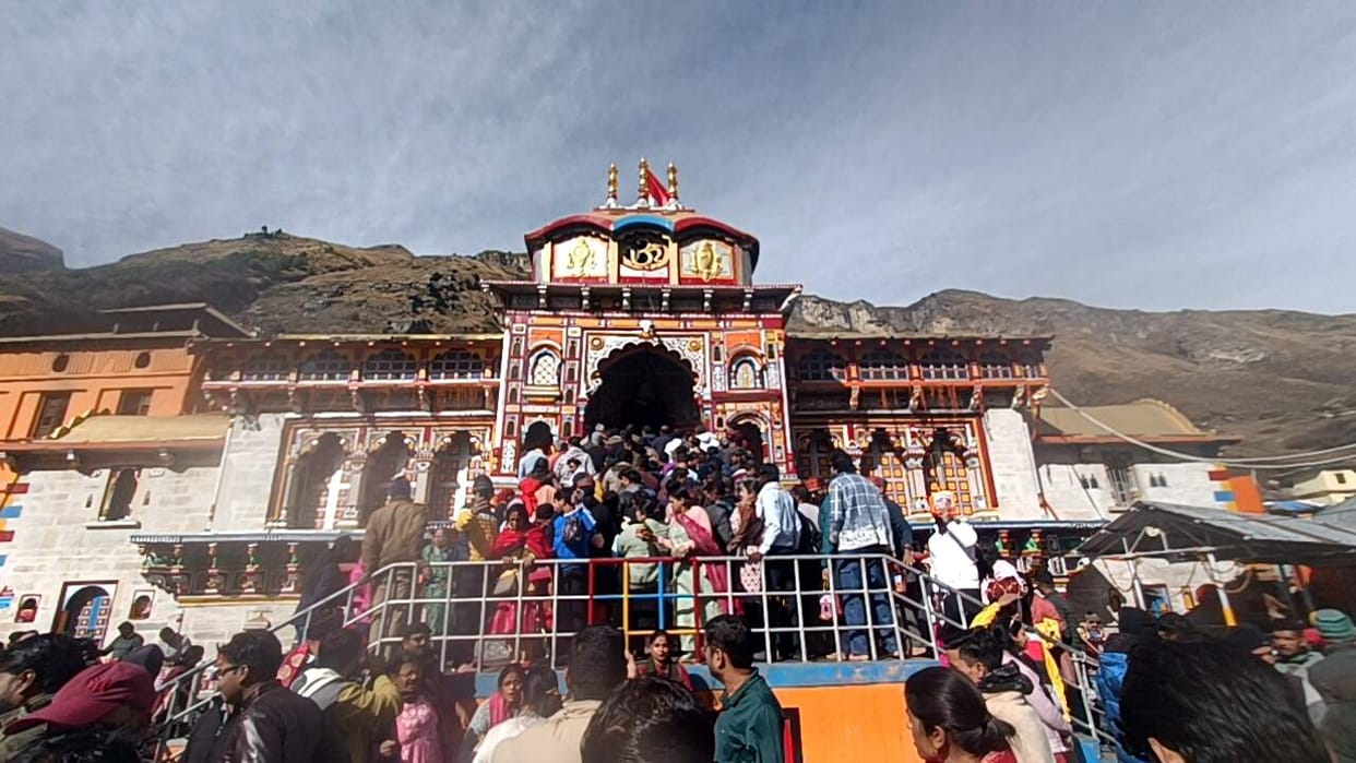 Recitation of Vedas stopped in Badrinath Dham