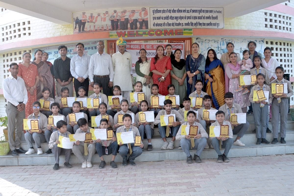 Winners of science fair organized at Aarohi School honored